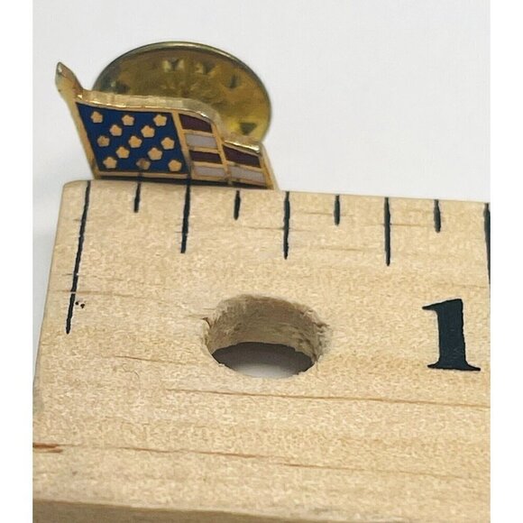 Lot 2 Goldtone Enamel Red White Blue Patriotic American Flag PINBACKS Lapel Pins - Picture 4 of 4